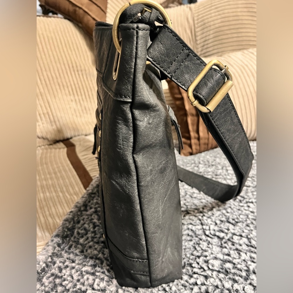 Bueno Black Leather Shoulder Bag - Picture 4 of 11